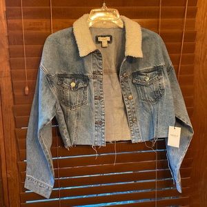 Crop top jean jacket, small forever 21 brand new never worn.